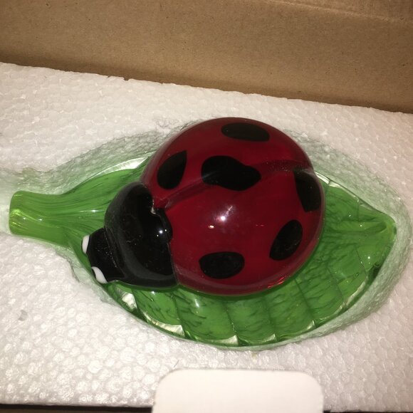 Glass Ladybug on Leaf = New in Box - Picture 2 of 4